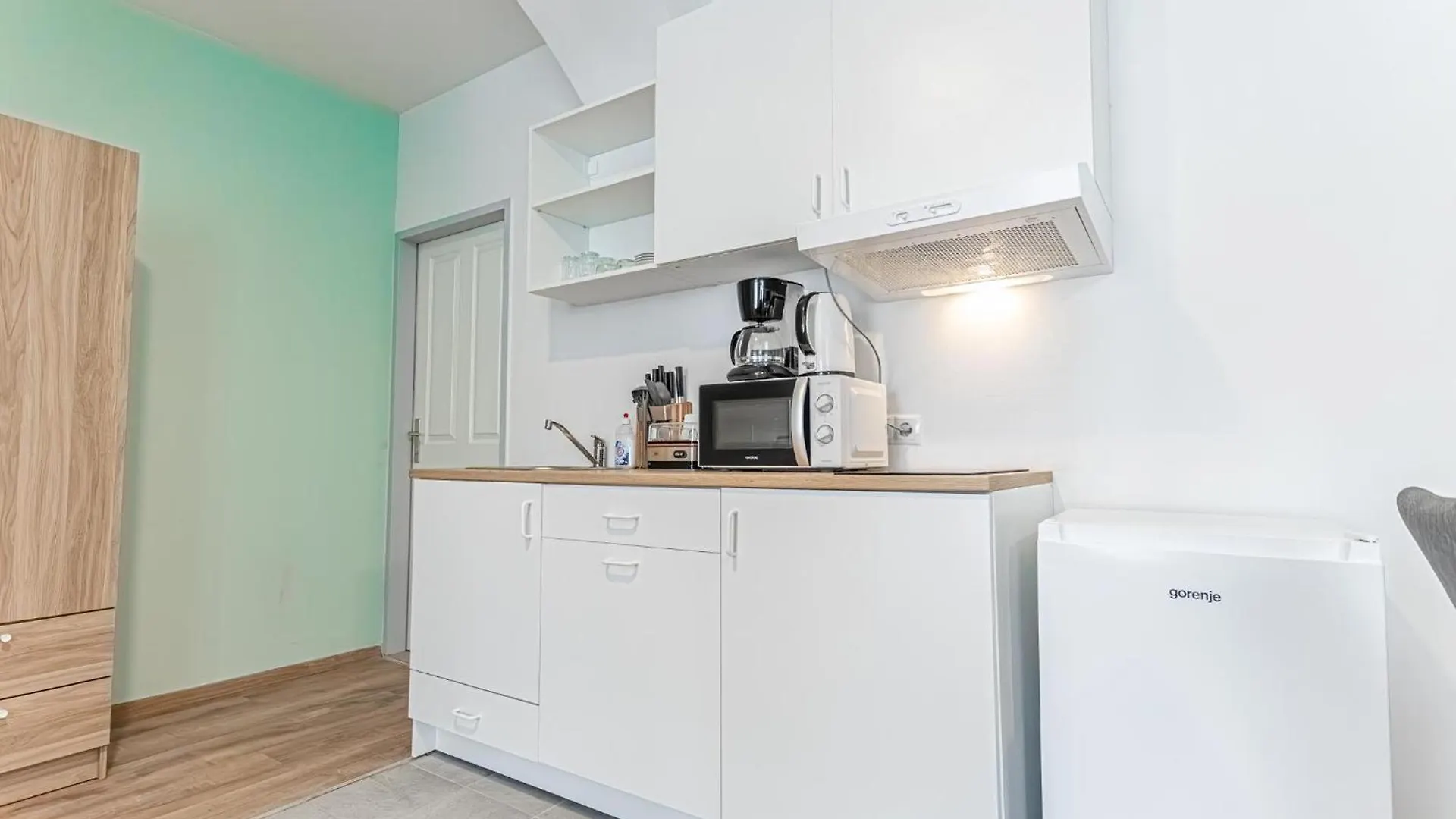 Barrier-Free: 2 Neighboring Apt. Ideal For Groups Vienna 0*,  Austria