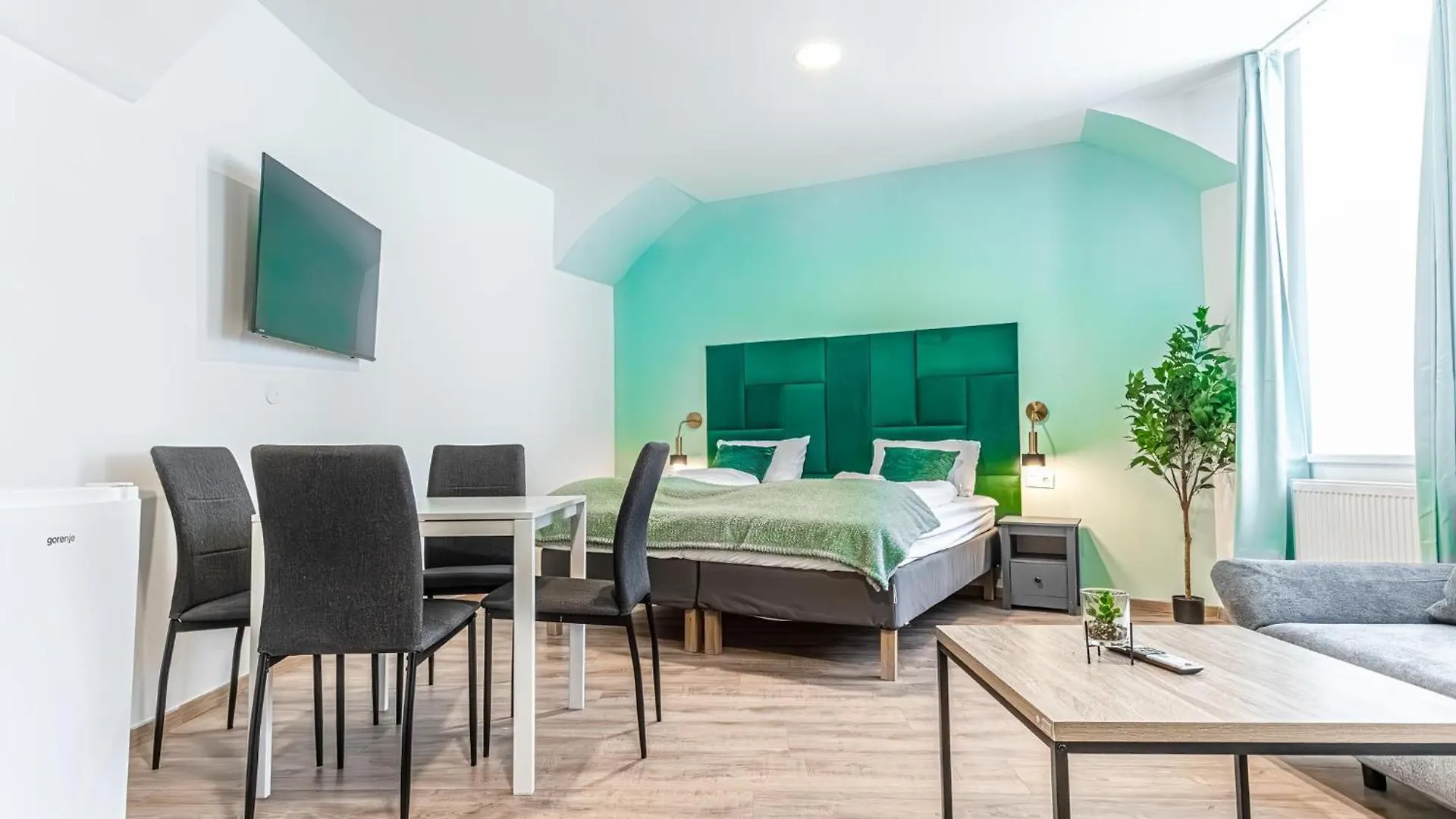 Barrier-Free: 2 Neighboring Apt. Ideal For Groups Vienna Austria