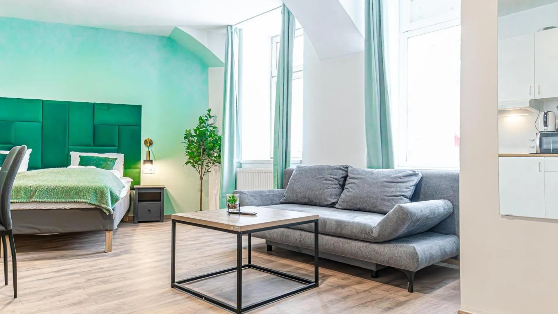 Barrier-Free: 2 Neighboring Apt. Ideal For Groups Vienna Apartment