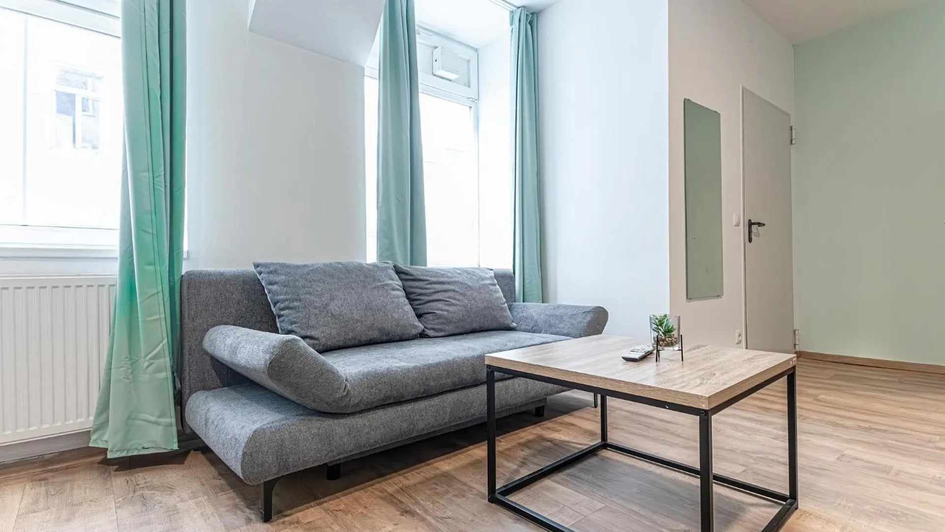 Apartment Barrier-Free: 2 Neighboring Apt. Ideal For Groups Vienna Austria