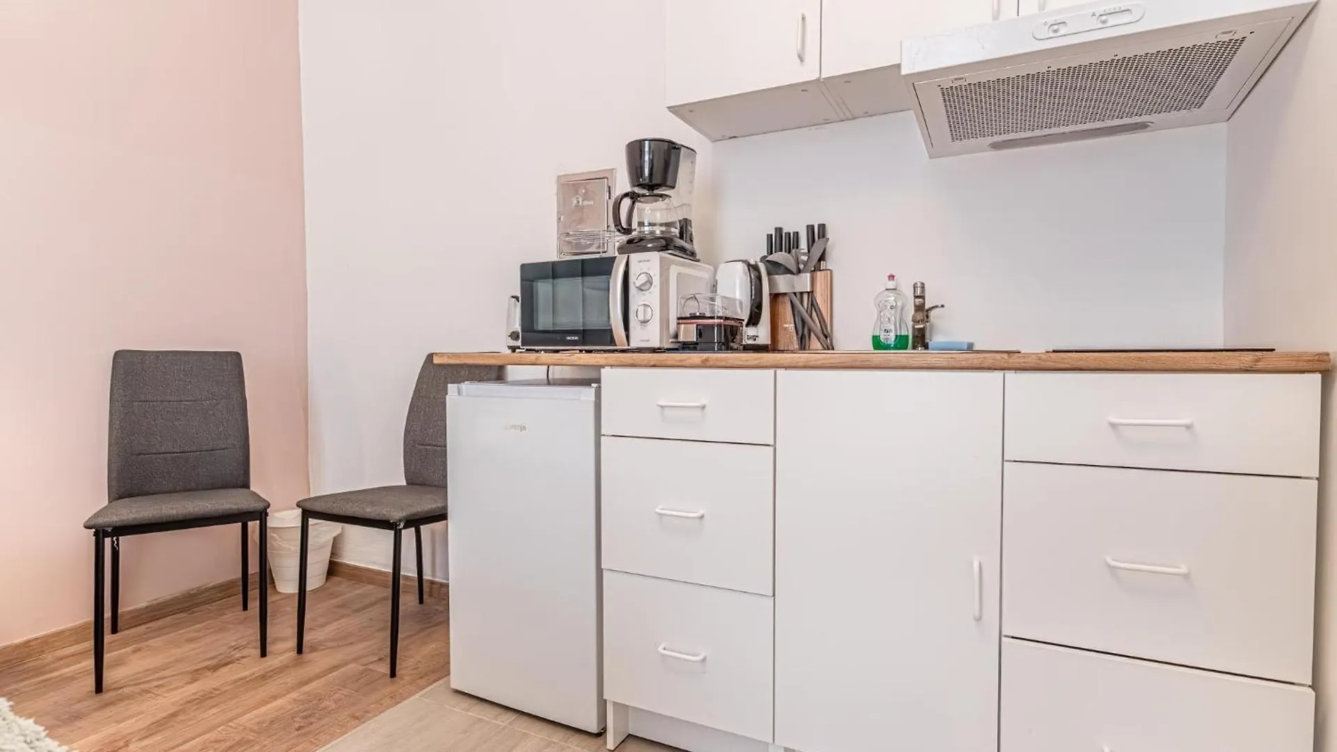 Barrier-Free: 2 Neighboring Apt. Ideal For Groups Vienna 0*,