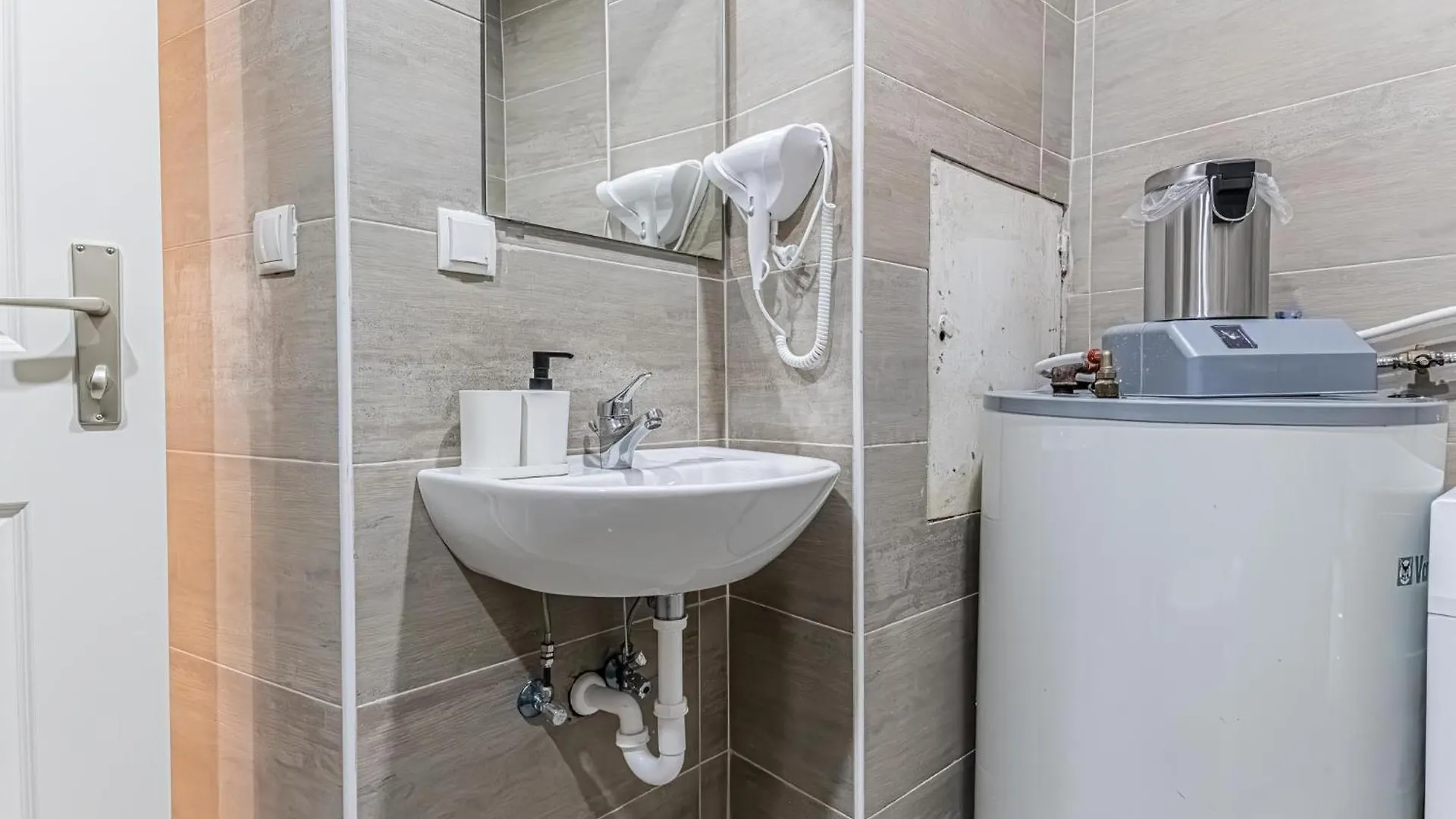 Barrier-Free: 2 Neighboring Apt. Ideal For Groups Vienna Apartment