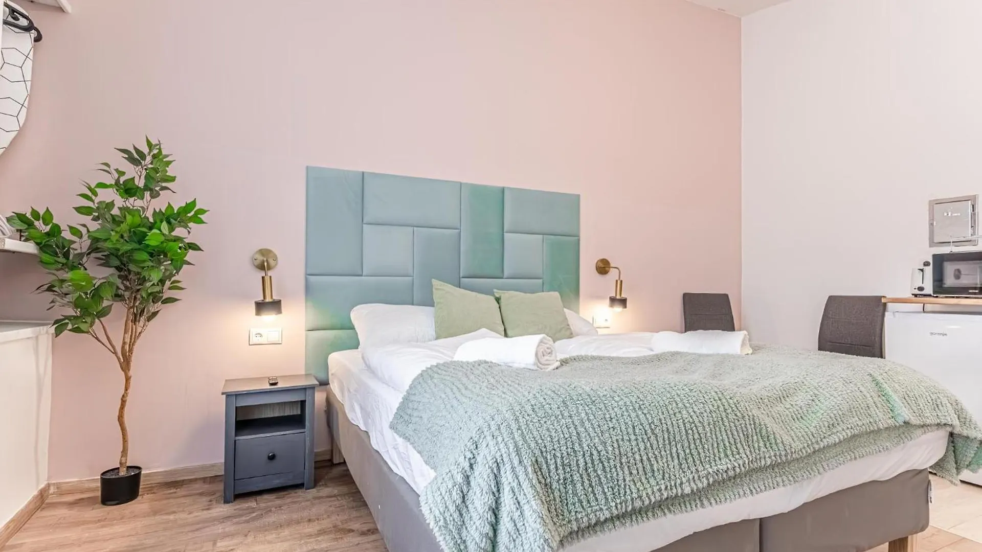 Apartment Barrier-Free: 2 Neighboring Apt. Ideal For Groups Vienna Austria