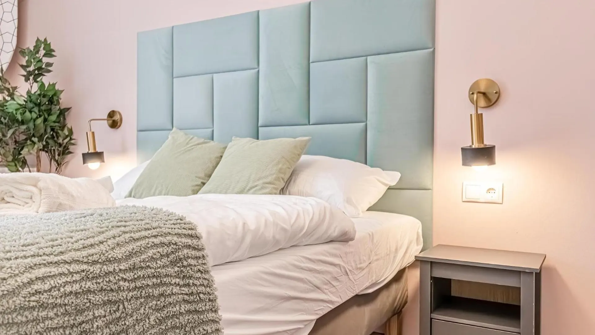 Barrier-Free: 2 Neighboring Apt. Ideal For Groups Vienna