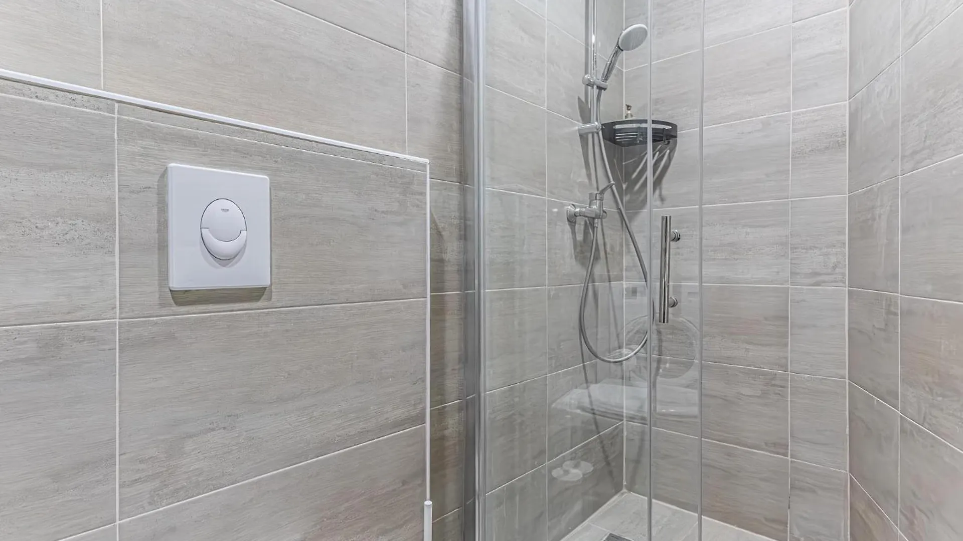 Apartment Barrier-Free: 2 Neighboring Apt. Ideal For Groups Vienna