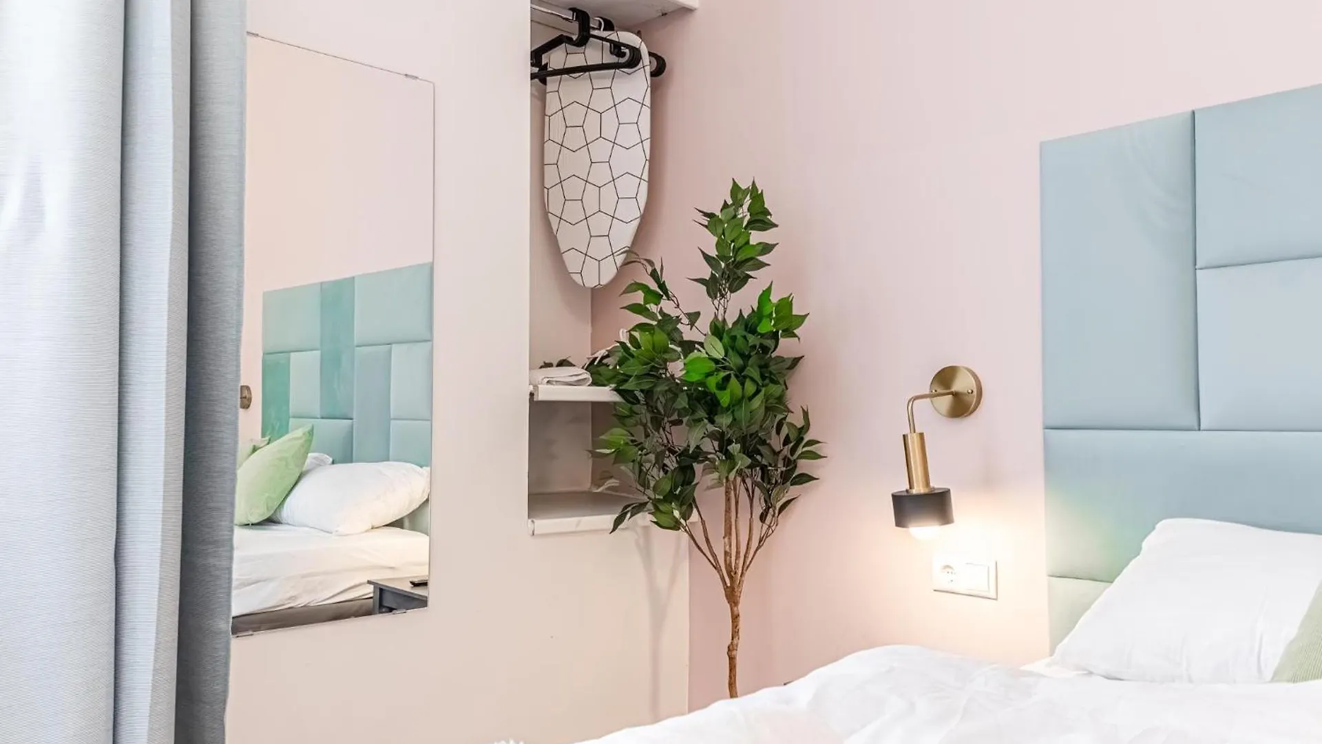 Apartment Barrier-Free: 2 Neighboring Apt. Ideal For Groups Vienna