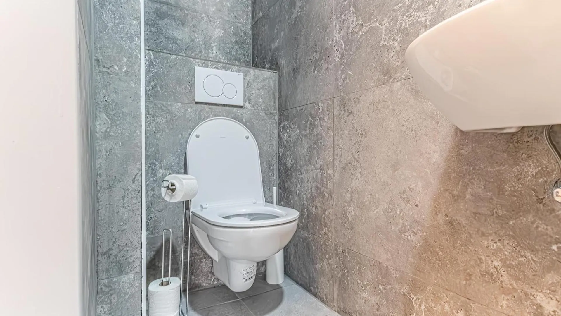 Barrier-Free: 2 Neighboring Apt. Ideal For Groups Vienna Austria
